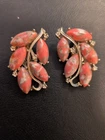 EMMONS GOLD TONE FOLIATE SURROUNDING FAUX GOLD SPECKLED STONE CLIP-ON EARRINGS