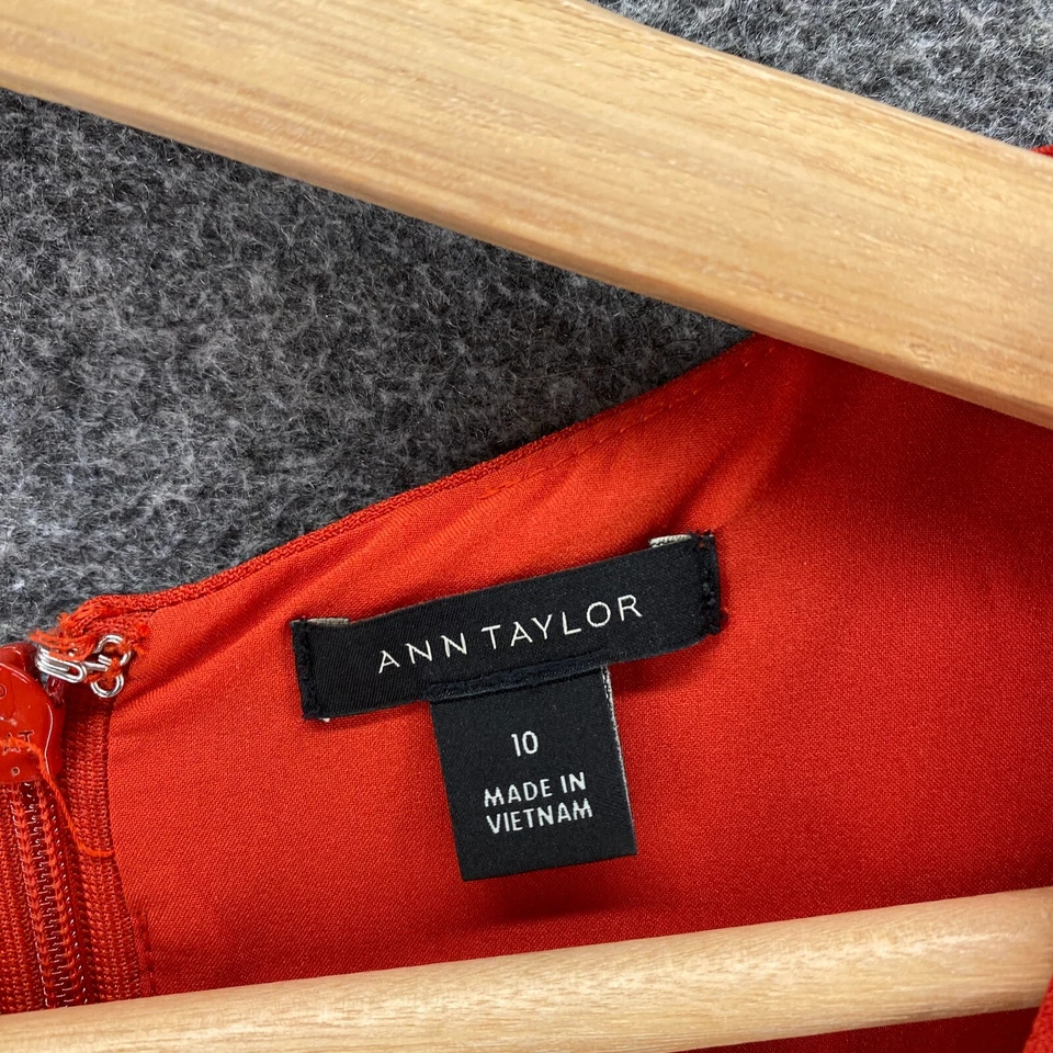 Vestido Ann Taylor Mujer 10 Rojo Vaina Midi Cremallera Sin Mangas Cuello Redondo Informal Foto 2 de 4