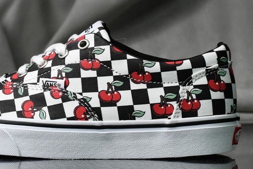 vans cherry authentic