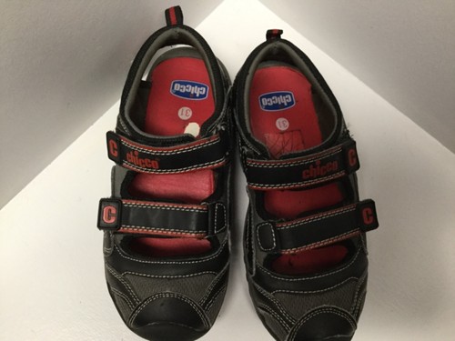 Boys Youth Sandals US Size 13 EU Size 31 Black Red Hook Loop Straps Chicco F40 - Picture 4 of 8