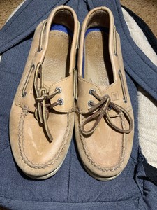 boat shoes size 9