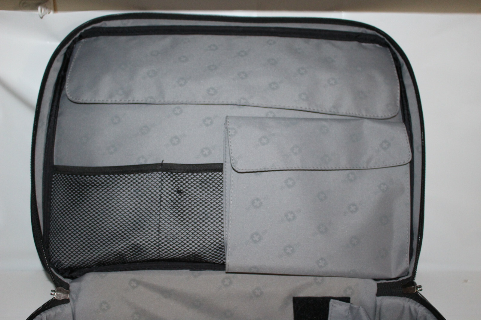 Wenger Swiss Army Laptop Computer Case Shoulder Bag Carryon Briefcase