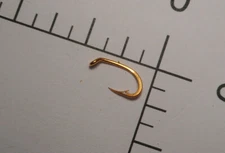 MUSTAD & SON no.12 TROUT HOOKS BEAK GOLDPLATED ONE SLICE SHORT FINE WIRE 92689