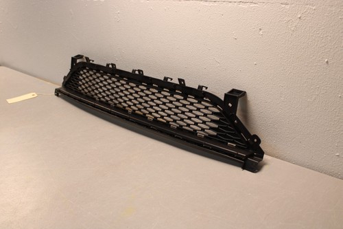 2017 2020 JAGUAR F-PACE FRONT LOWER GRILLE - Picture 2 of 10