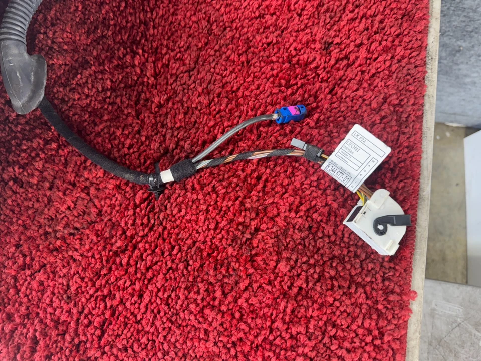 BMW F22 F87 REAR TRUNK LID W/ CAMERA ASSEMBLY MINERAL WHITE METALLIC OEM 99K - Image 2 of 4