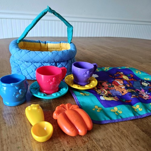 RARE VTG Y2K Disney Winnie The Pooh Picnic Basket Tea Set Kids Baby Toddler Toy