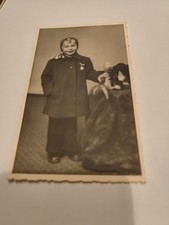 Foto AK Kleines Kind mit Mütze -Spielzeug - ...