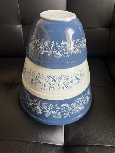 Vtg Pyrex Blue & White Set of 3 Colonial Mist Nesting Mixing Bowls 401 402 403