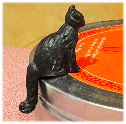 Vintage Miniatur schwarze Katze grüne Augen Selbstsitter Puppenhaus Haustier Halloween Katze