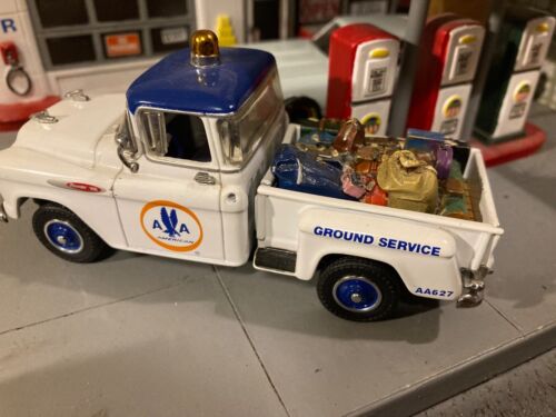 1957 Chevrolet 3100 American Airlines Truck 1:43 scale, Chevy - Picture 4 of 11