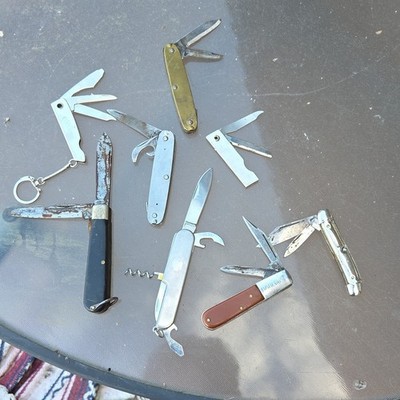 lot of 8 knives different styles and sizes