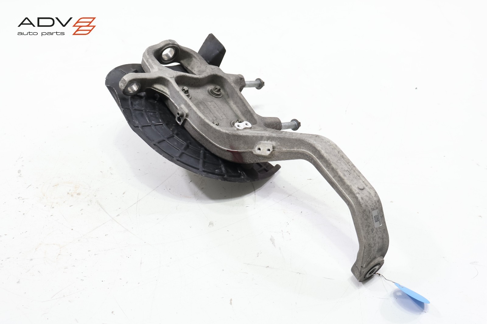 2014 - 2020 MASERATI GHIBLI FRONT RIGHT PASSENGER SIDE SPINDLE KNUCKLE HUB OEM
