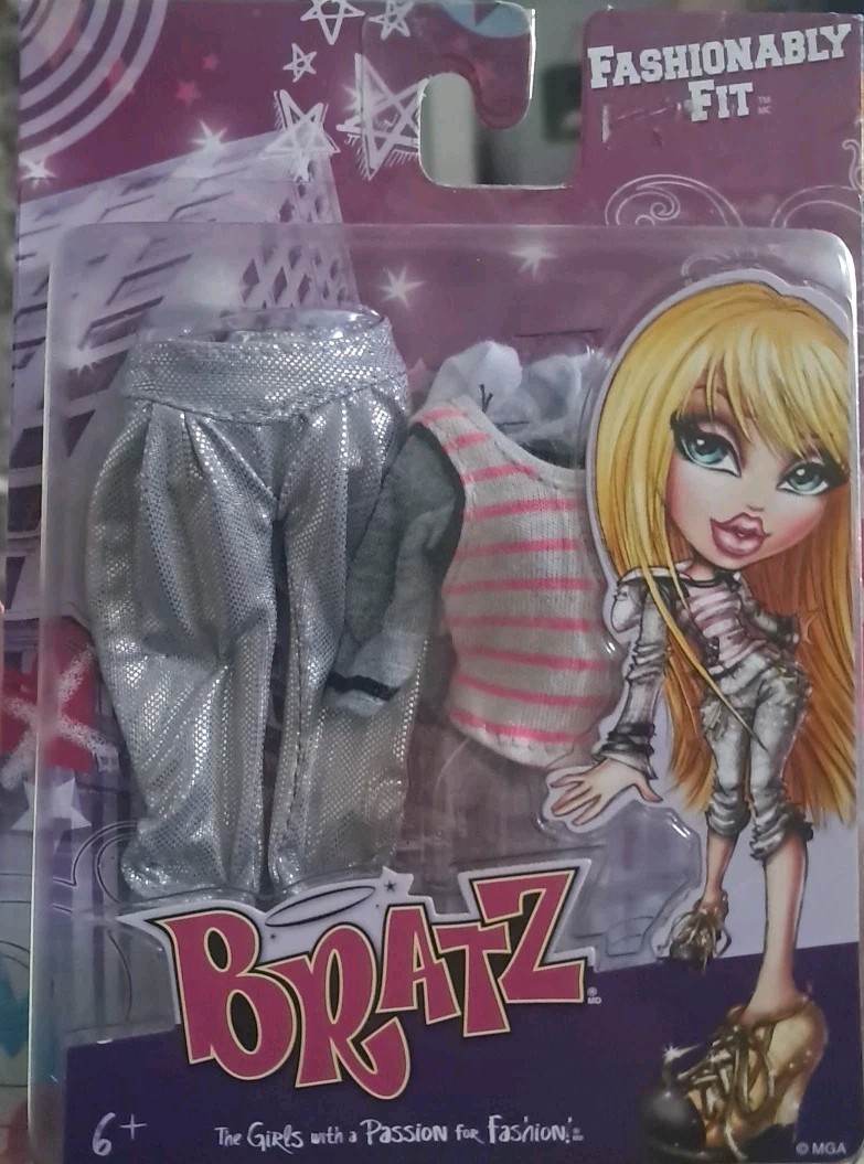Bratz Fashion Pack Fashionably Fit Gray Pink Outfit Set New 