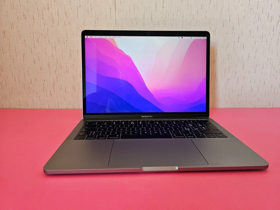 Apple MacBook Pro 14.1 2017 core i7..RAM 16..SSD 256 13.3 Retina Batteria ottima - Immagine 2 di 4