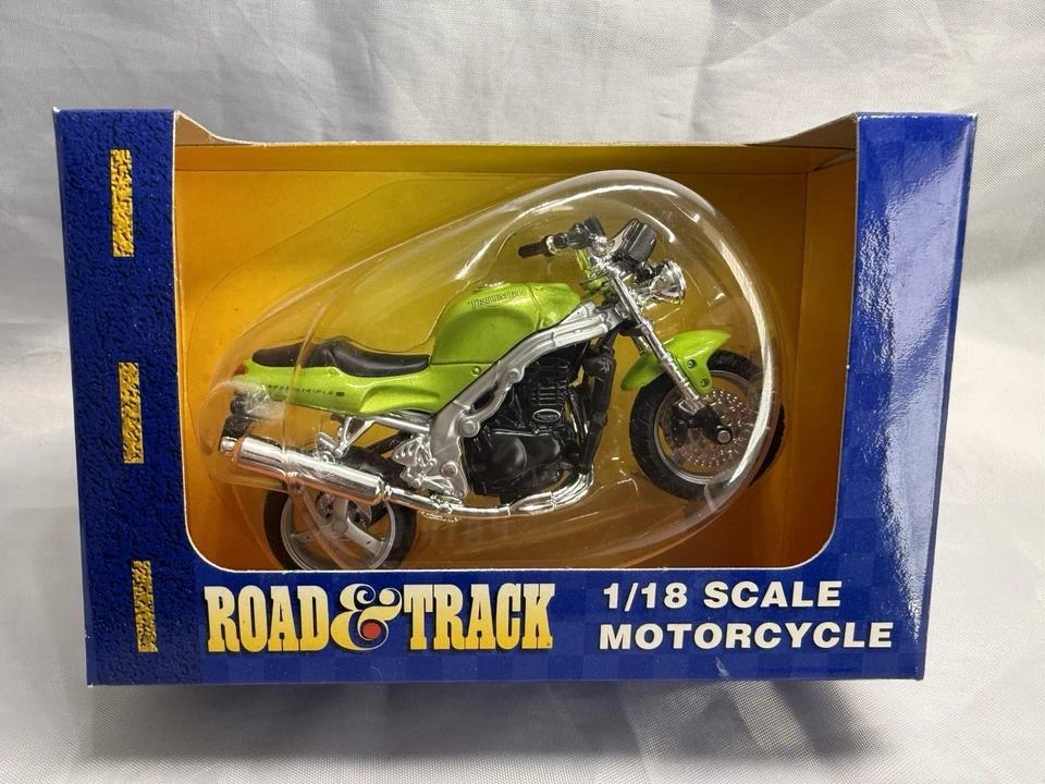 NIB Maisto Road & Track Series SET OF 3 Triumph motorcycles Daytona,RS, Speed Tr - Image 2 of 4