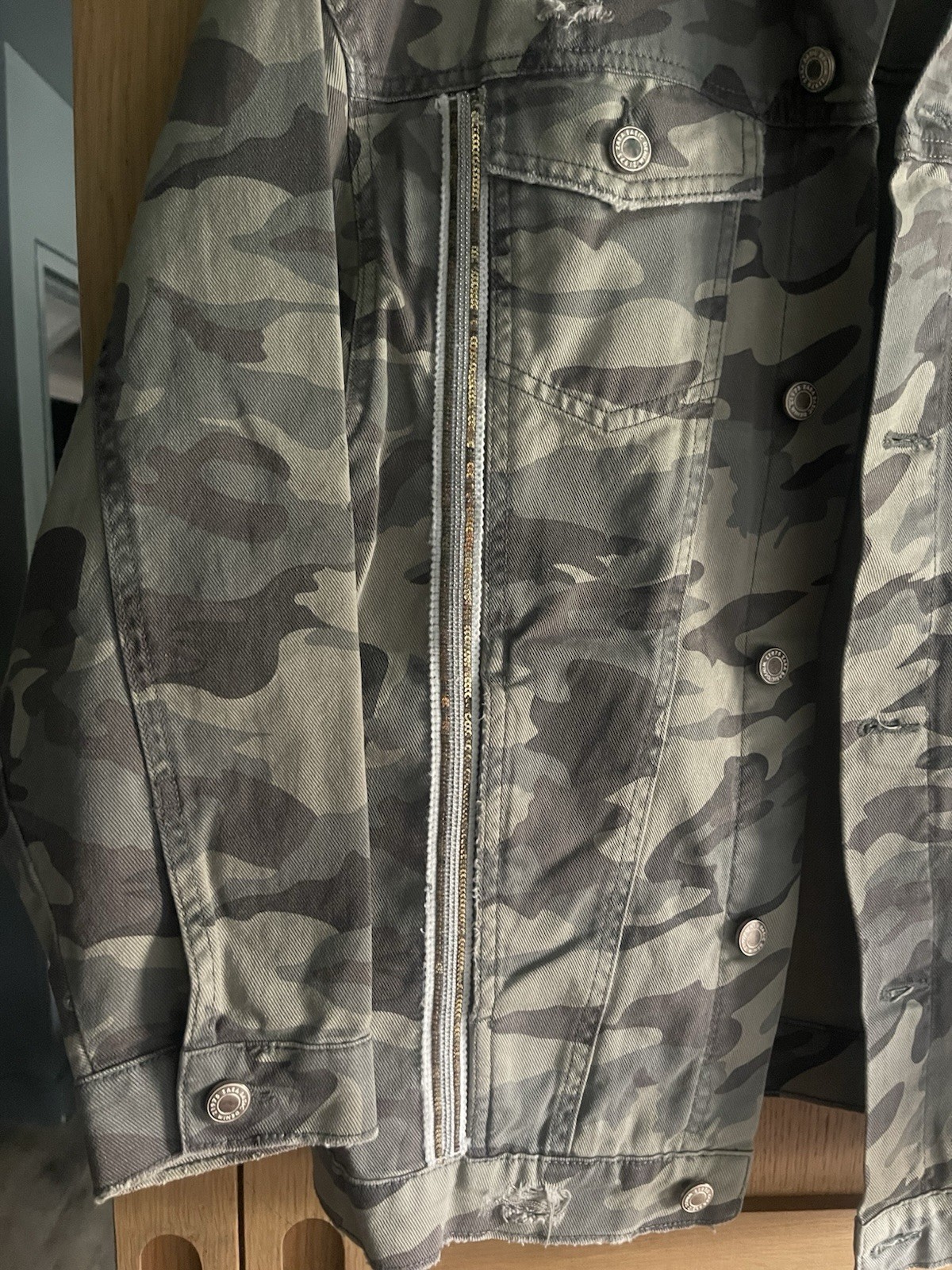 Picture 2 of 4