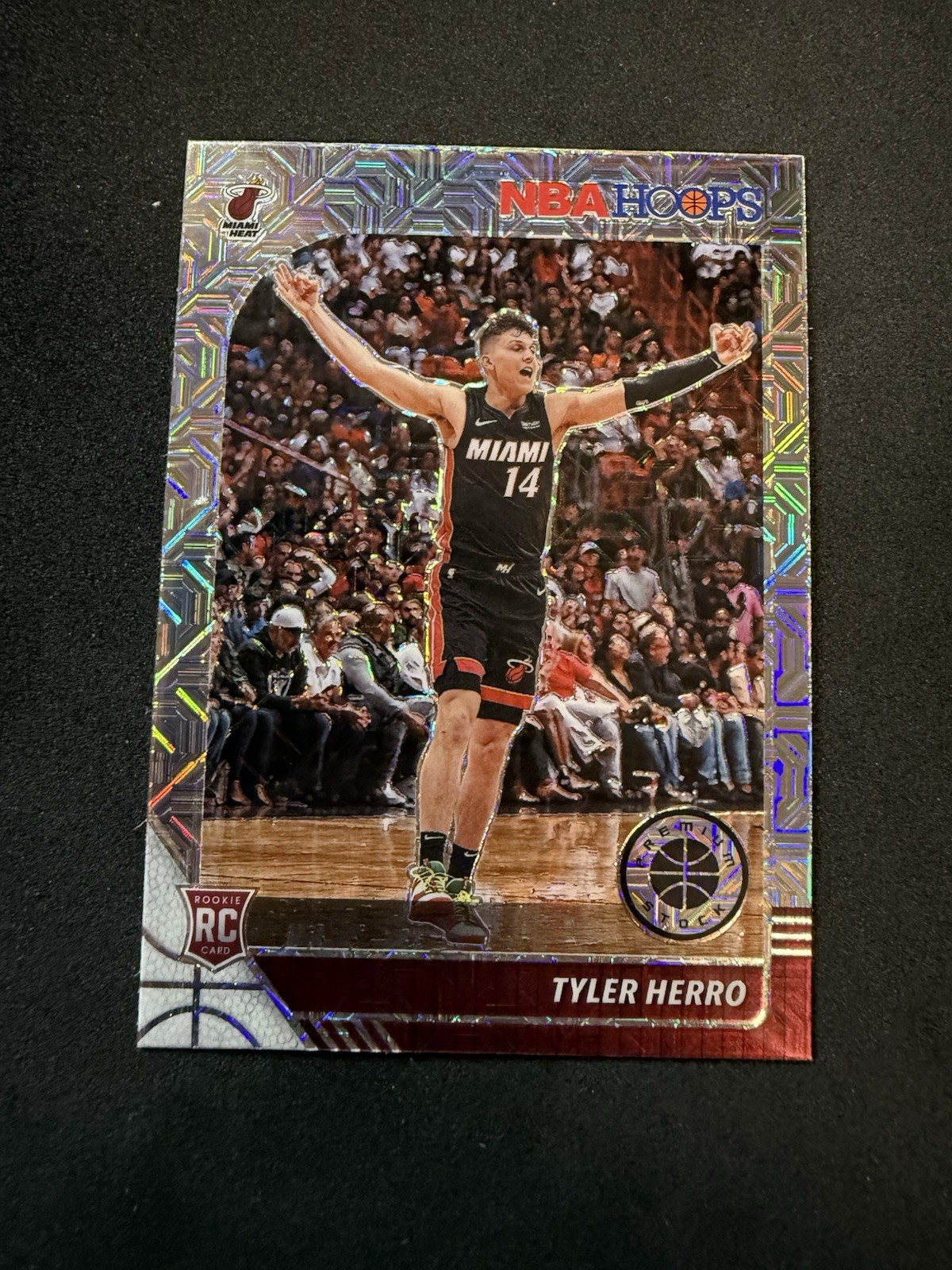 2019-20 Panini NBA Hoops Premium Stock - Silver Mojo Prizm #210 Tyler Herro (RC)