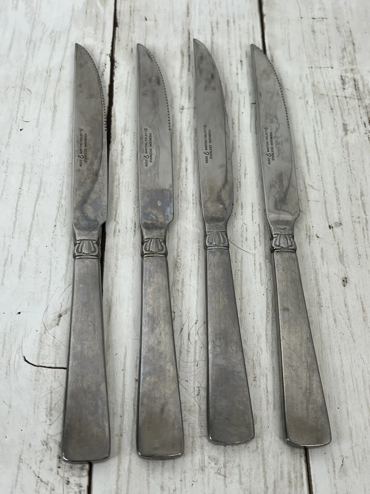 Reed & Barton Select Sanderling 4 Steak Knives Serrated Stainless Steel 9"