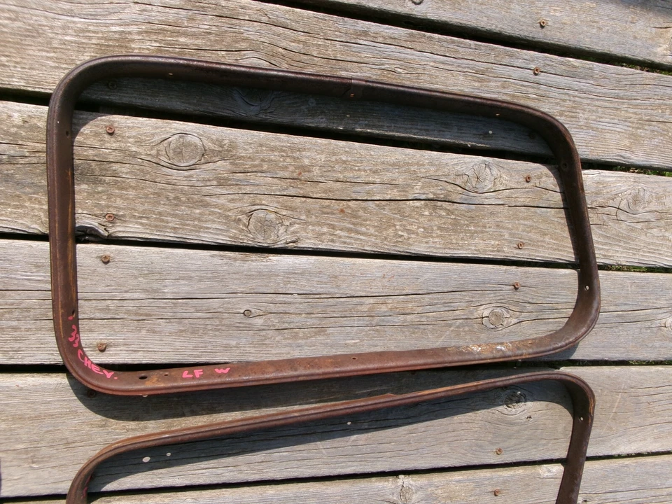 Chevrolet Master Eagle 1933 sedán de 4 puertas puerta delantera adorno par de molduras Foto 3 de 4