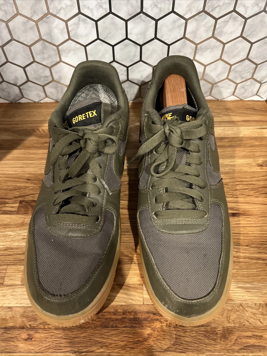 Nike Men's Air Force 1 GORE-TEX Casual Shoes in Green Size 8.0 | Leather