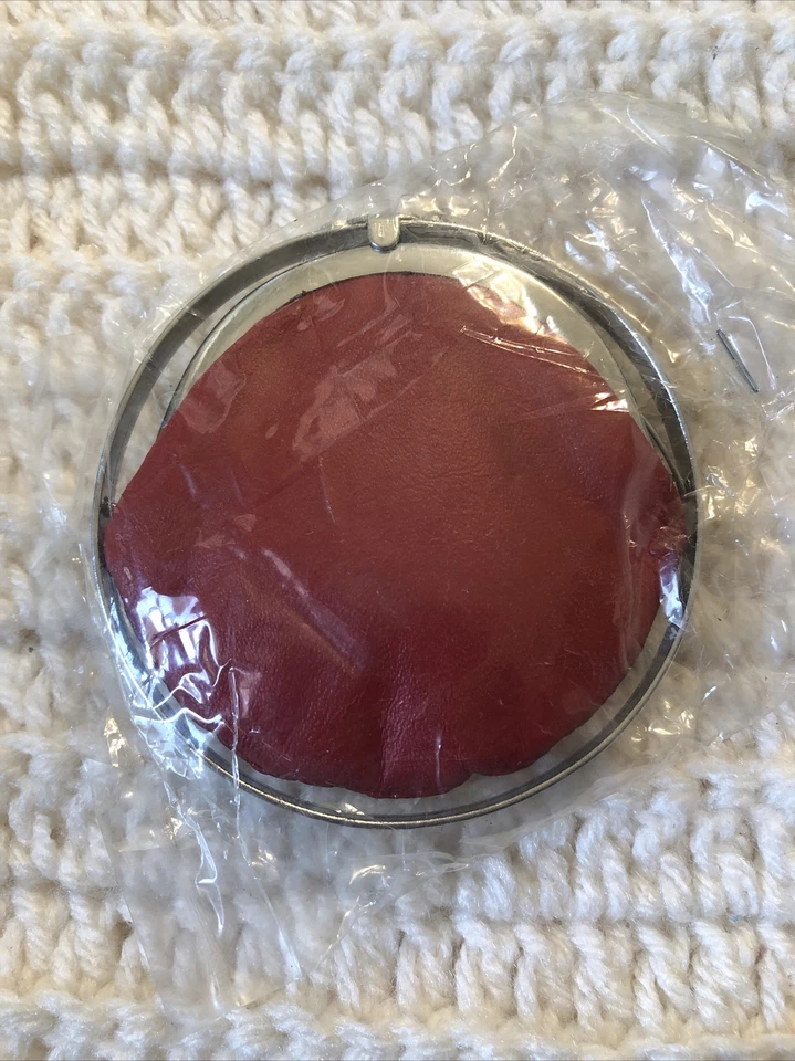 Carteira vermelha Coca Cola nova descontinuada - Imagem 2 de 2