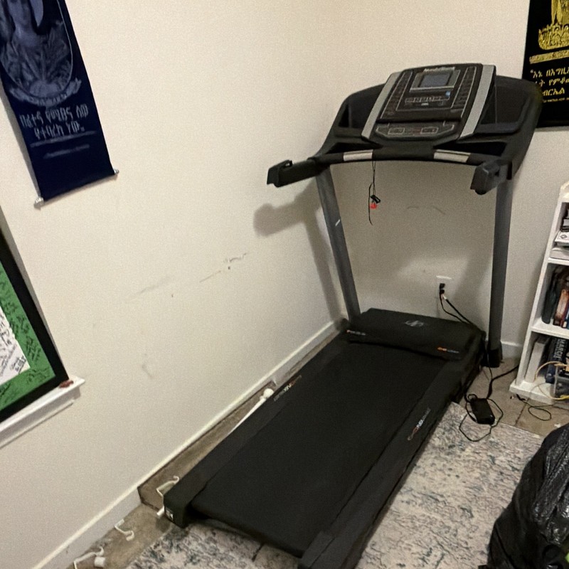 ProForm Motorised Electric Treadmill Console Display 10+ Programs Black/Gray