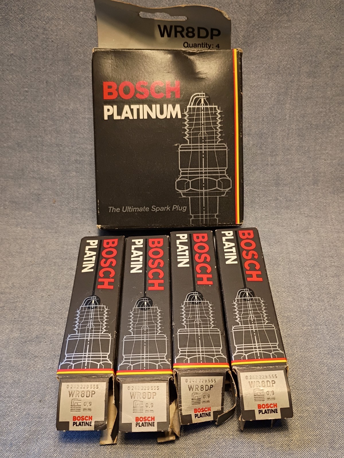 BOSCH Platinum Spark Plugs WR8DP -Eight8 Spark Plugs- New,Unused