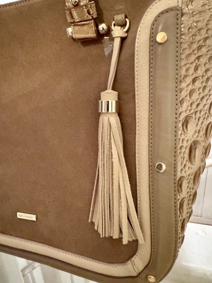 Bolso de Mano Brahmin Mediano Lena Travertino Melbourne con Gamuza Marrón Usado en Excelente Condición Foto 4 de 4