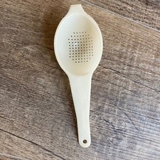Fuller Brush Co Vintage Tea Strainer Cream Plastic Made in USA Kitchen Tool