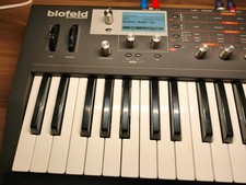 Waldorf Blofeld Keyboard - Top