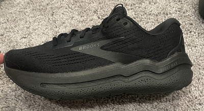 Brooks Womens Ghost Max 1203952E020 Black Running Shoes Sneakers Size 9 B