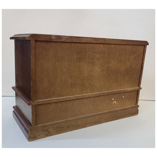 Vintage 1960's Extra Large Jewelry Box Trunk. - Picture 4 of 9