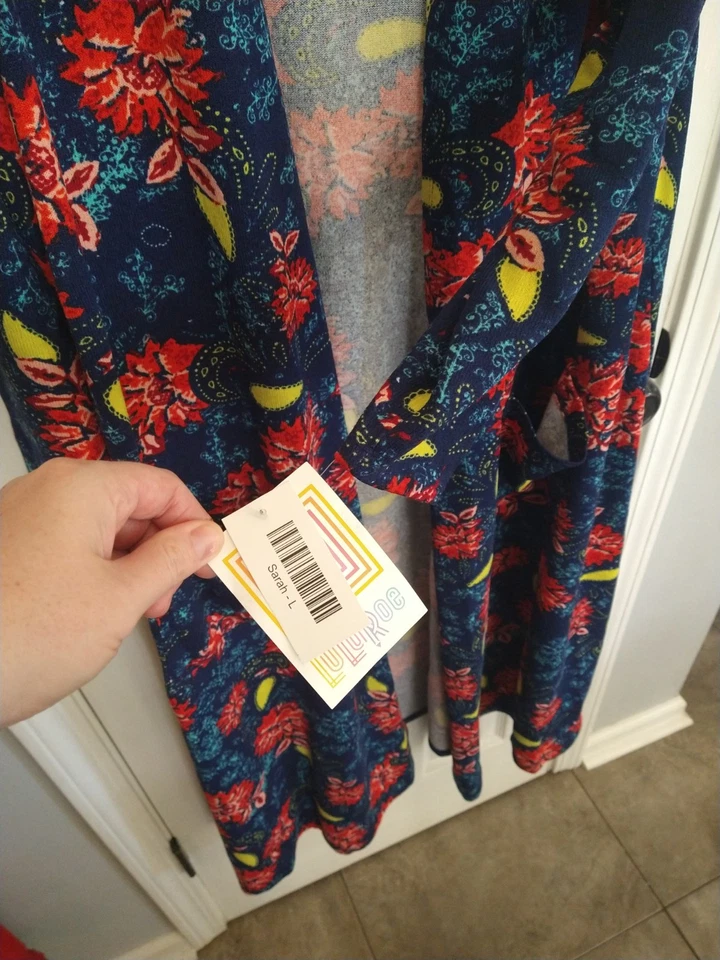 Nuevo con etiquetas Suéter Plumero Lularoe Sarah Para Mujer Talla Grande Azul Rojo Floral Precioso Foto 2 de 3