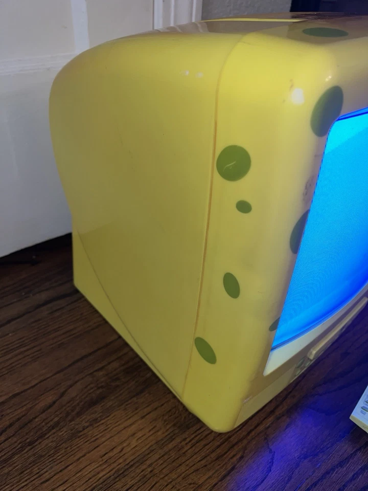 SpongeBob SquarePants 13" CRT TV/DVD Combo Emerson Model #SB351 —READ— - Image 3 of 4