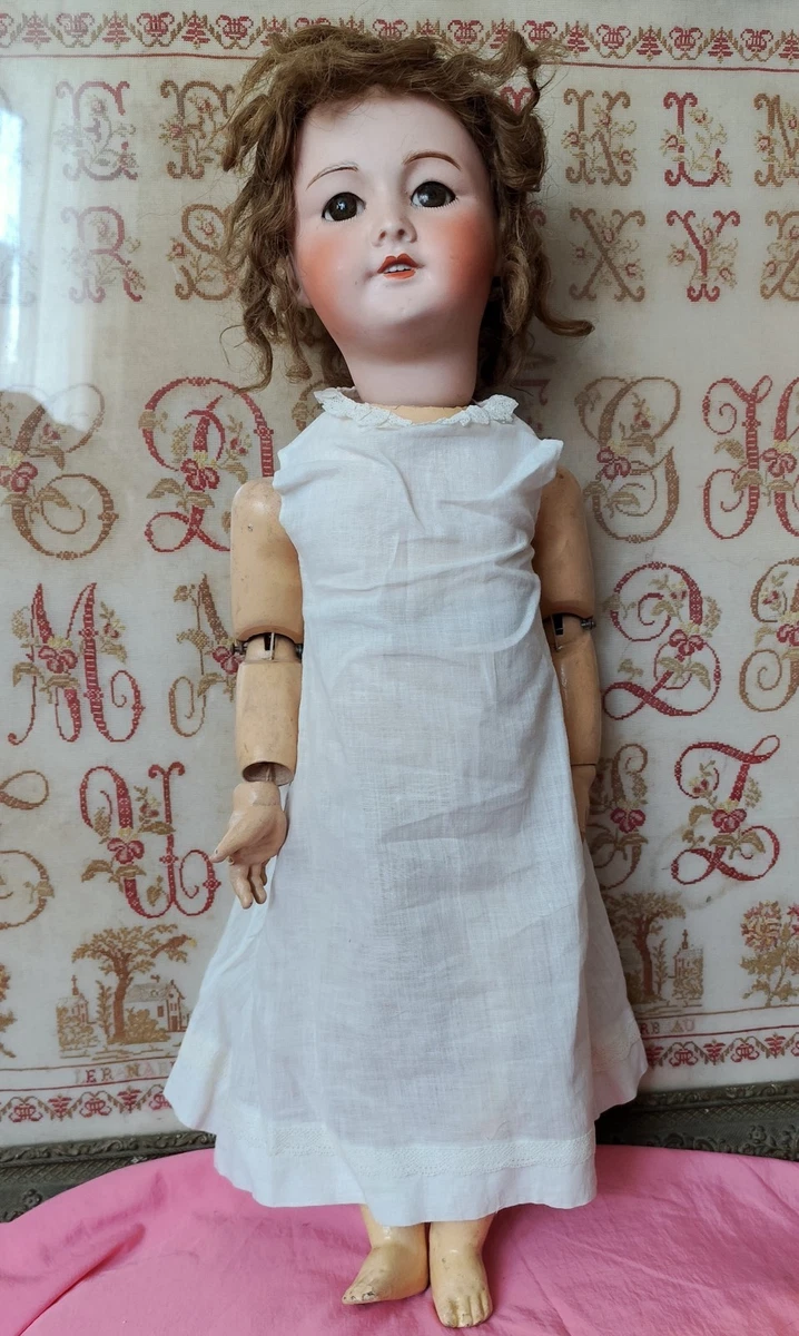 Ancienne poupée UNIS France Paris ventriloque