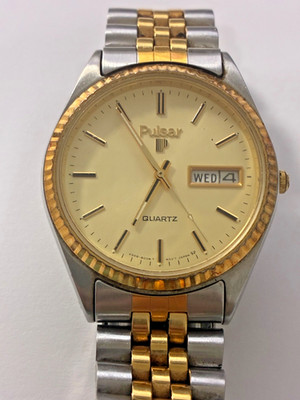 Pulsar Day Date Men s Watch - V348-8009 - Two Tone Stainless Steel w/ Gold Dial