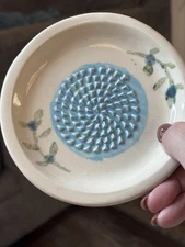 THH Grumpy Pottery Garlic Kitchen Grater 5” Beige Blue & Green Leaves/Berries