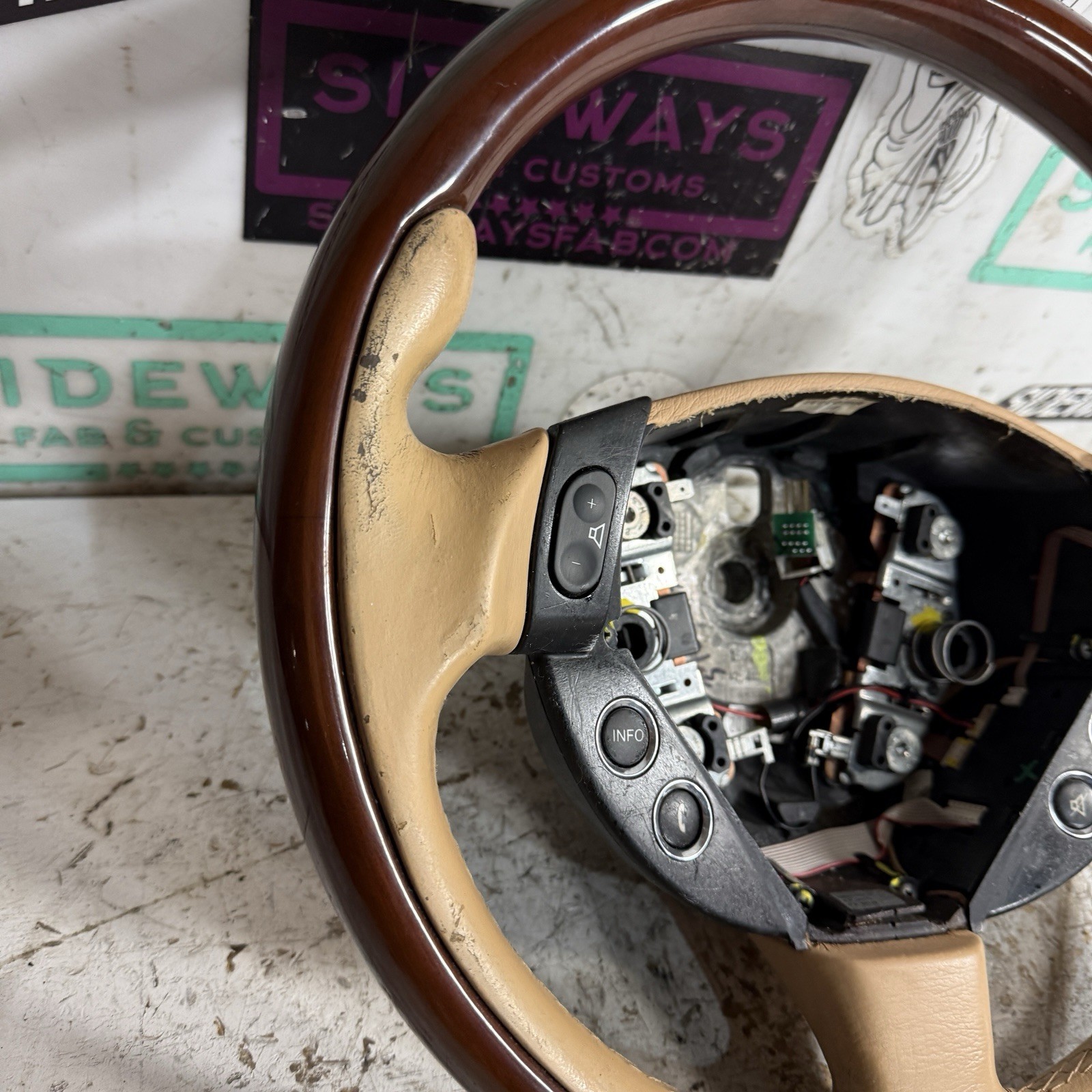 03-08 Maserati Quattroporte Tan Wood Steering Wheel Leather M139