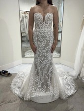 White Lace Wedding Dress PEN LIV NOT ALTERED Size US6