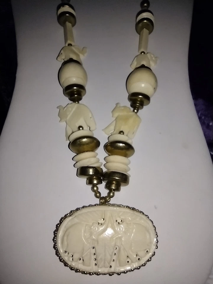 Collar Colgante Vintage Audaz Tribal Estilo Pasarela Alta Costura Latón Metal Animal 26" Foto 2 de 4