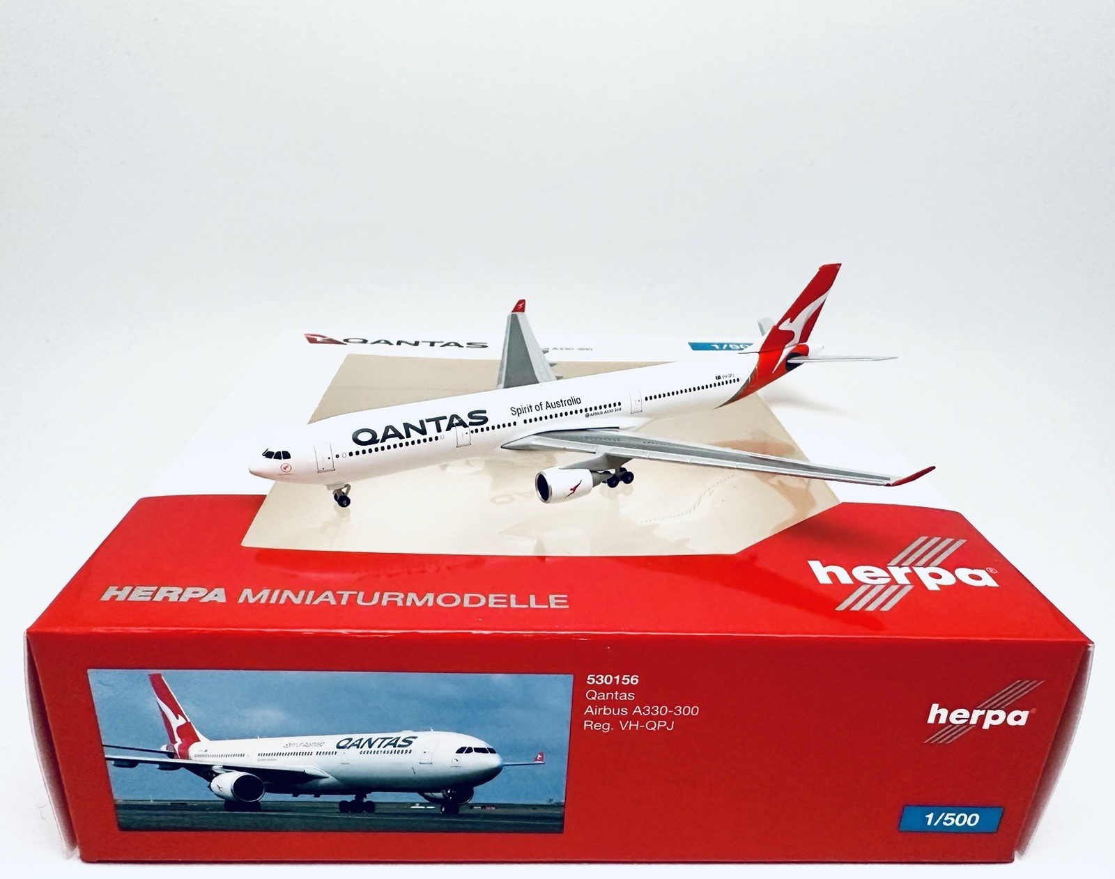 Herpa Wings 1:500 530156 Qantas A330-300 VH-QPJ