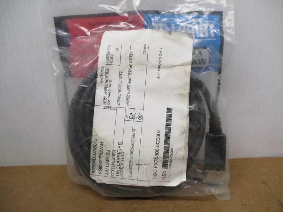 Tripp Lite P580-015 15ft DisplayPort Cable with Latches Video / Audio DP 4K x 2K - Image 3 of 4