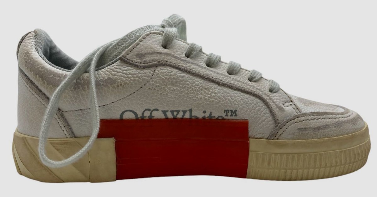 Off-White Men display picture 2