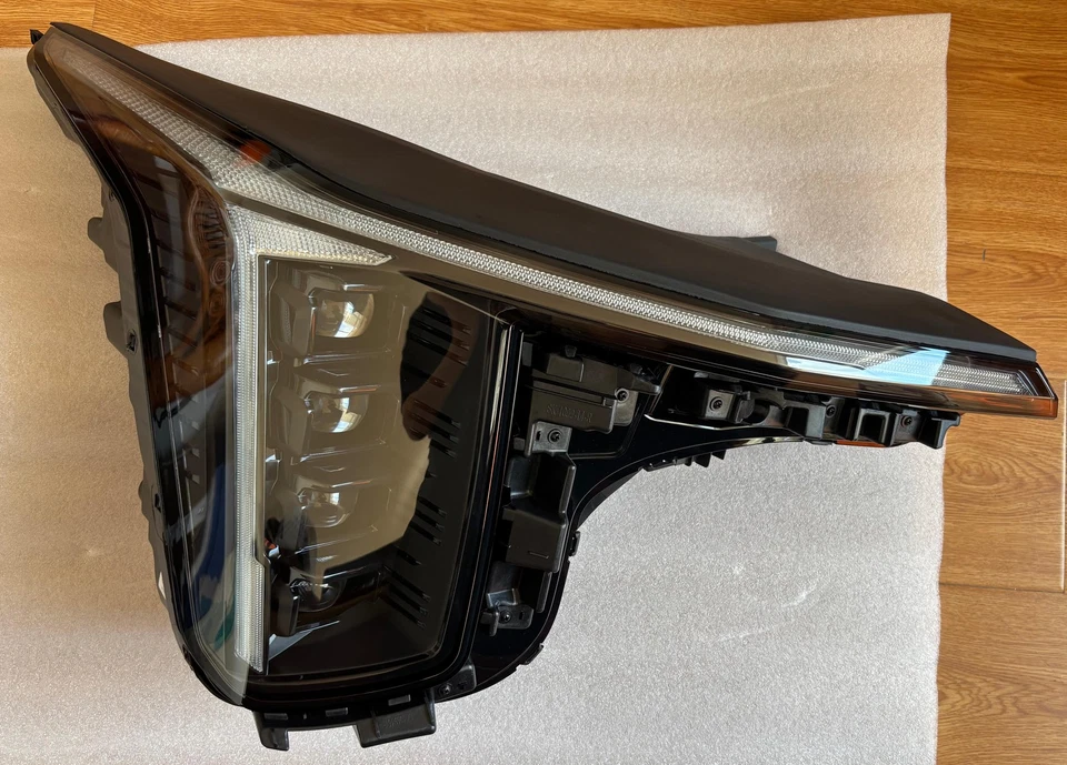 Conjunto de faros para proyector de fábrica lado derecho KIA SORENTO 2024-2025 92102R5600 Foto 3 de 4