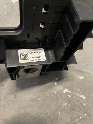 FUSE BOX ENGINE COMPARTMENT FITS 15-16 DODGE DART 51867698. OEM 2016 SXT 2.4L 