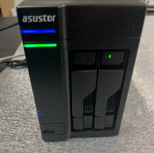 Asustor AS6102T - Diskless - 2GB RAM - Perfect Condition
