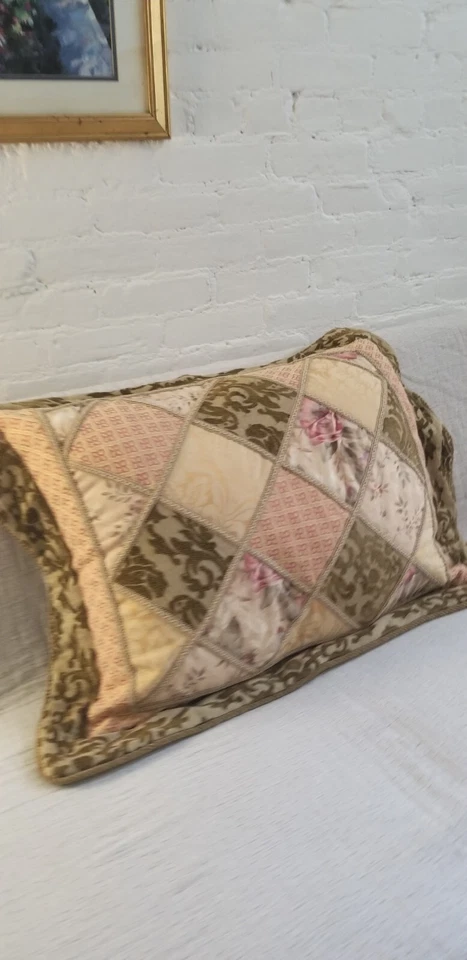 Juego de 2 fundas acolchadas de almohada floral bordada crucícal de lujo atemporal 32 x 26 Foto 3 de 4