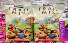 Kirkland Signature Trail Mix 4lb 1.81kg 2 Bags