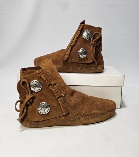 Two button deals softsole boot