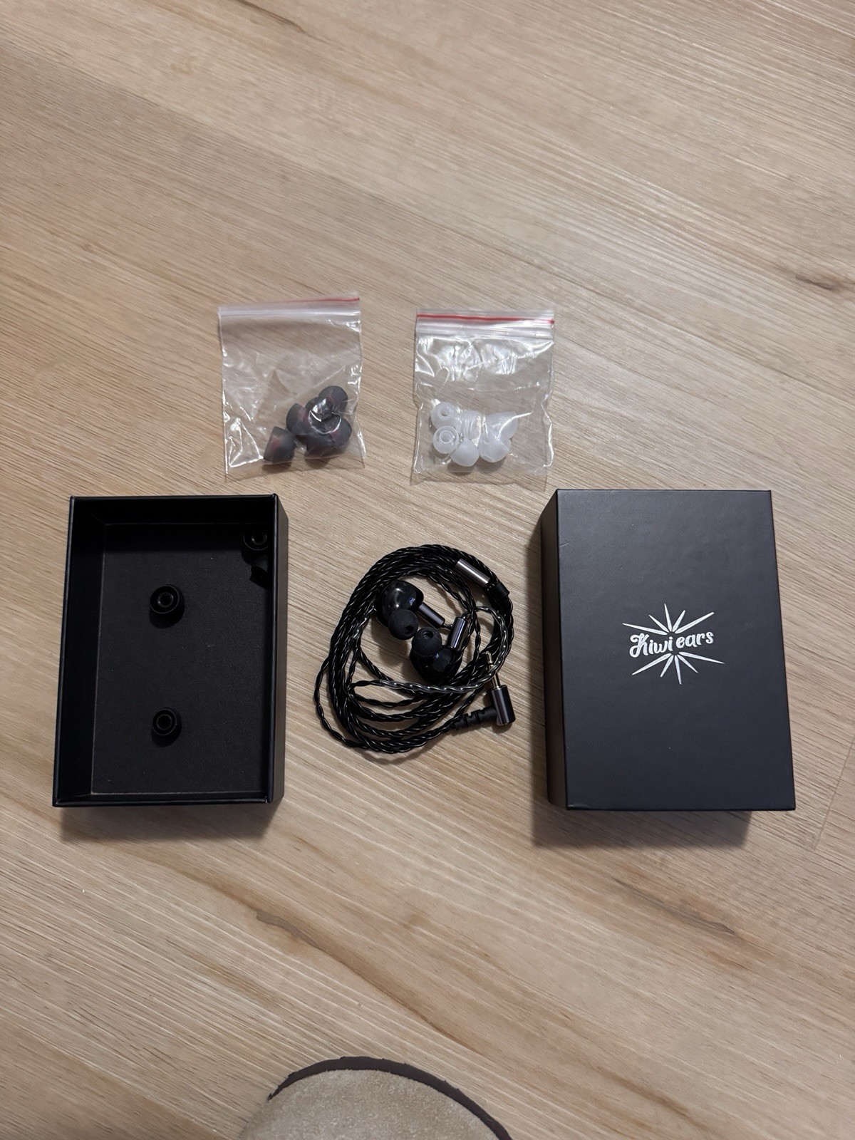 Kiwi Ears Cadenza IEM Earphones 10mm Beryllium Dynamic Driver, Purple